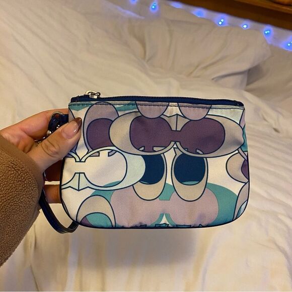 COACH Wristlet/ Mini bag - Picture 5 of 7